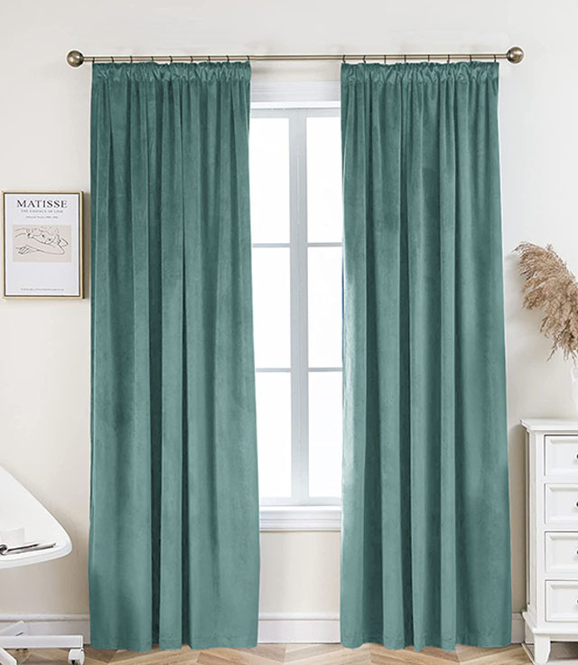 810draperie-romantica-venice-din-catifea-simpla-hazel-green-rejansa-clasica-model-uni-cod-810-decorelle.jpg